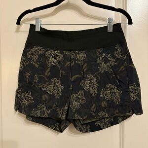 Floral Dark Green Women's Shorts